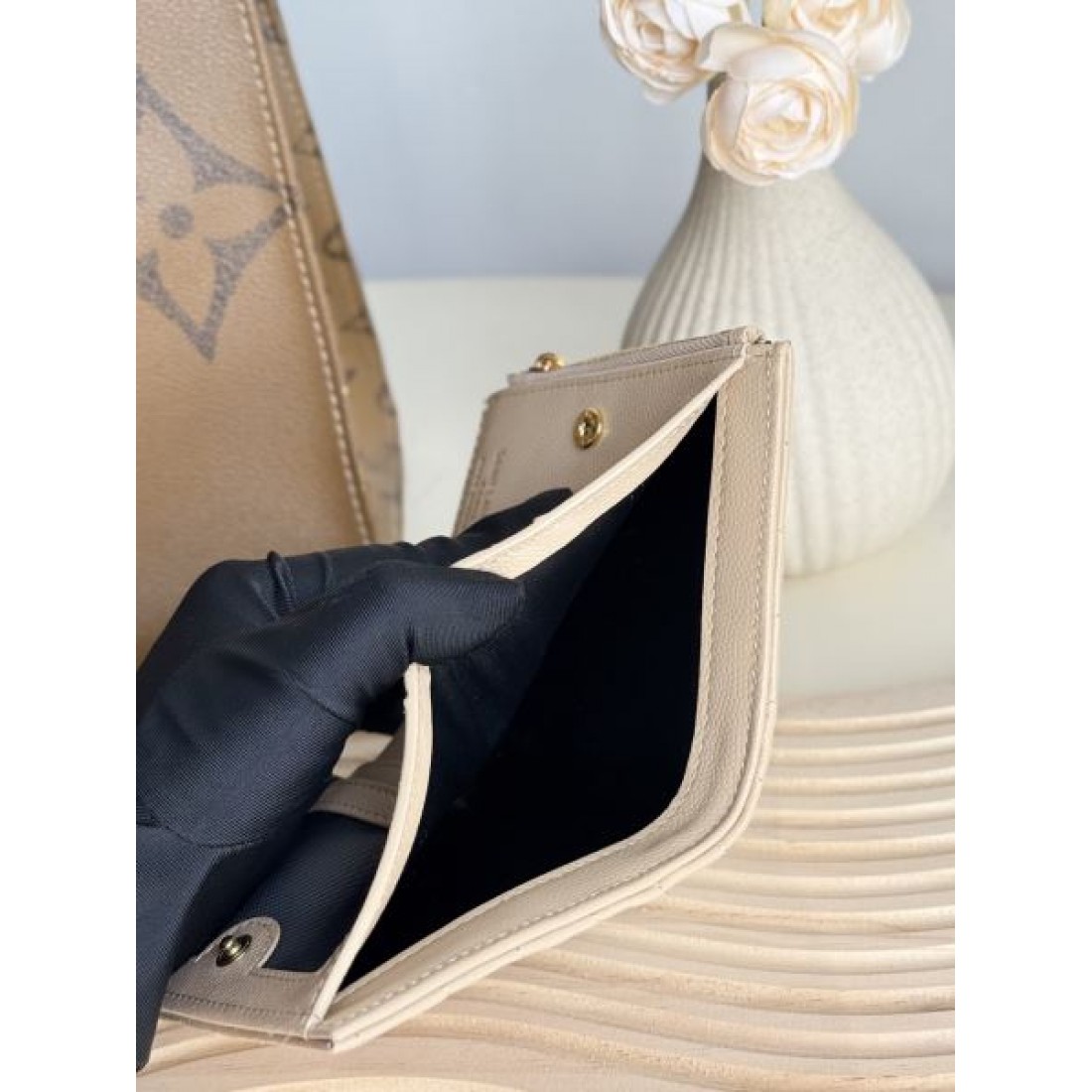 ラグジュアリー 上品 YSL イヴサンローラン コピー 財布 洗練 高級感