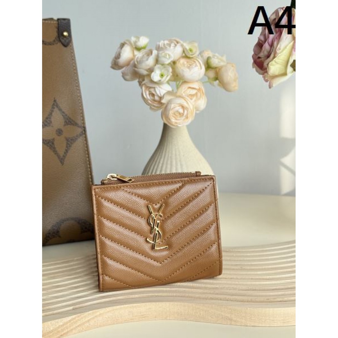  スタイリッシュ モダン YSL イヴサンローラン コピー 財布 上質 クラシック