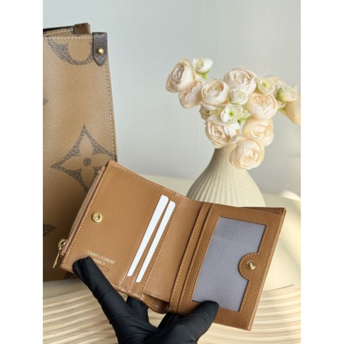  スタイリッシュ モダン YSL イヴサンローラン コピー 財布 上質 クラシック