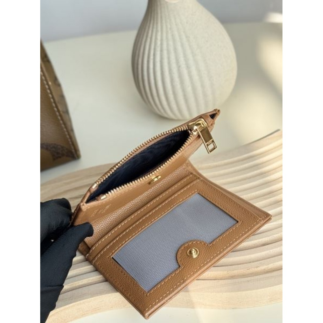  スタイリッシュ モダン YSL イヴサンローラン コピー 財布 上質 クラシック