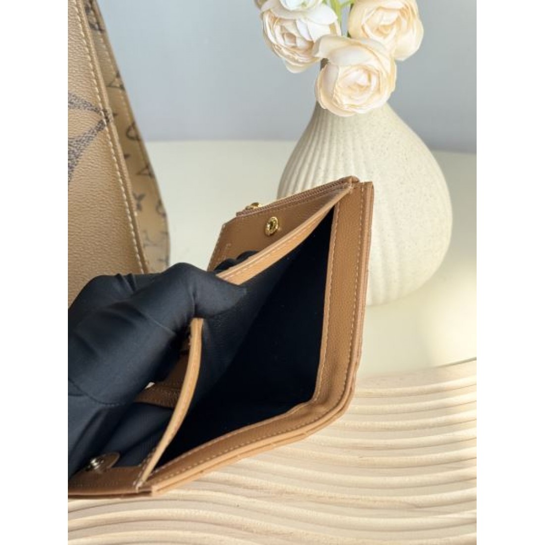  スタイリッシュ モダン YSL イヴサンローラン コピー 財布 上質 クラシック