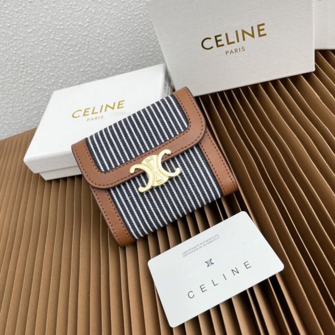 落ち着いた 上質 CELINE セリーヌ コピー 財布 エレガント 定番