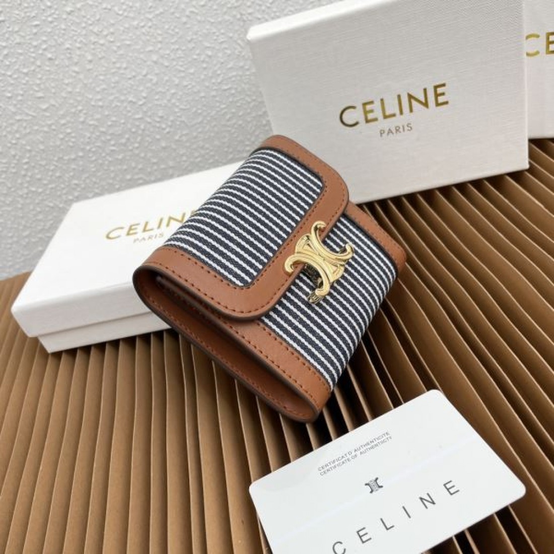 落ち着いた 上質 CELINE セリーヌ コピー 財布 エレガント 定番