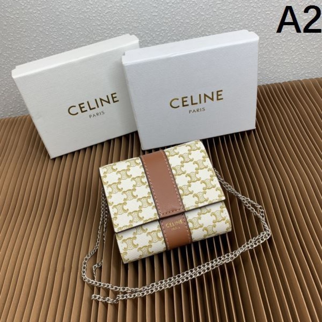 スタイリッシュ 洗練 CELINE セリーヌ コピー 財布 大人 クラシック