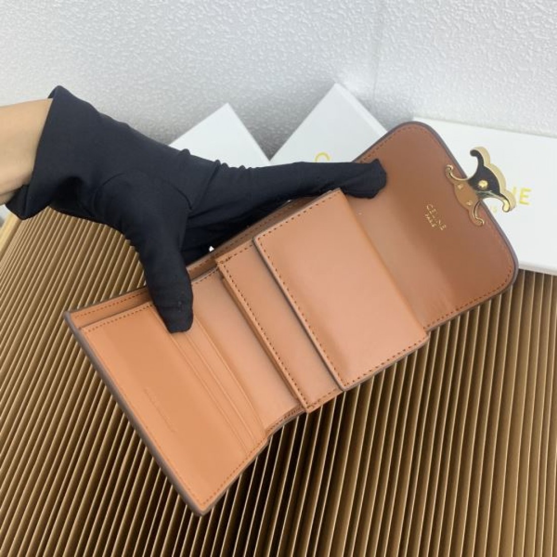  上品 シンプル CELINE セリーヌ コピー 財布 高級感 人気