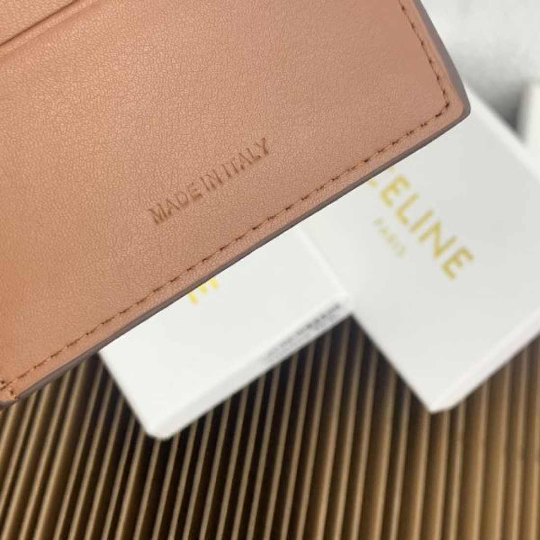  上品 シンプル CELINE セリーヌ コピー 財布 高級感 人気
