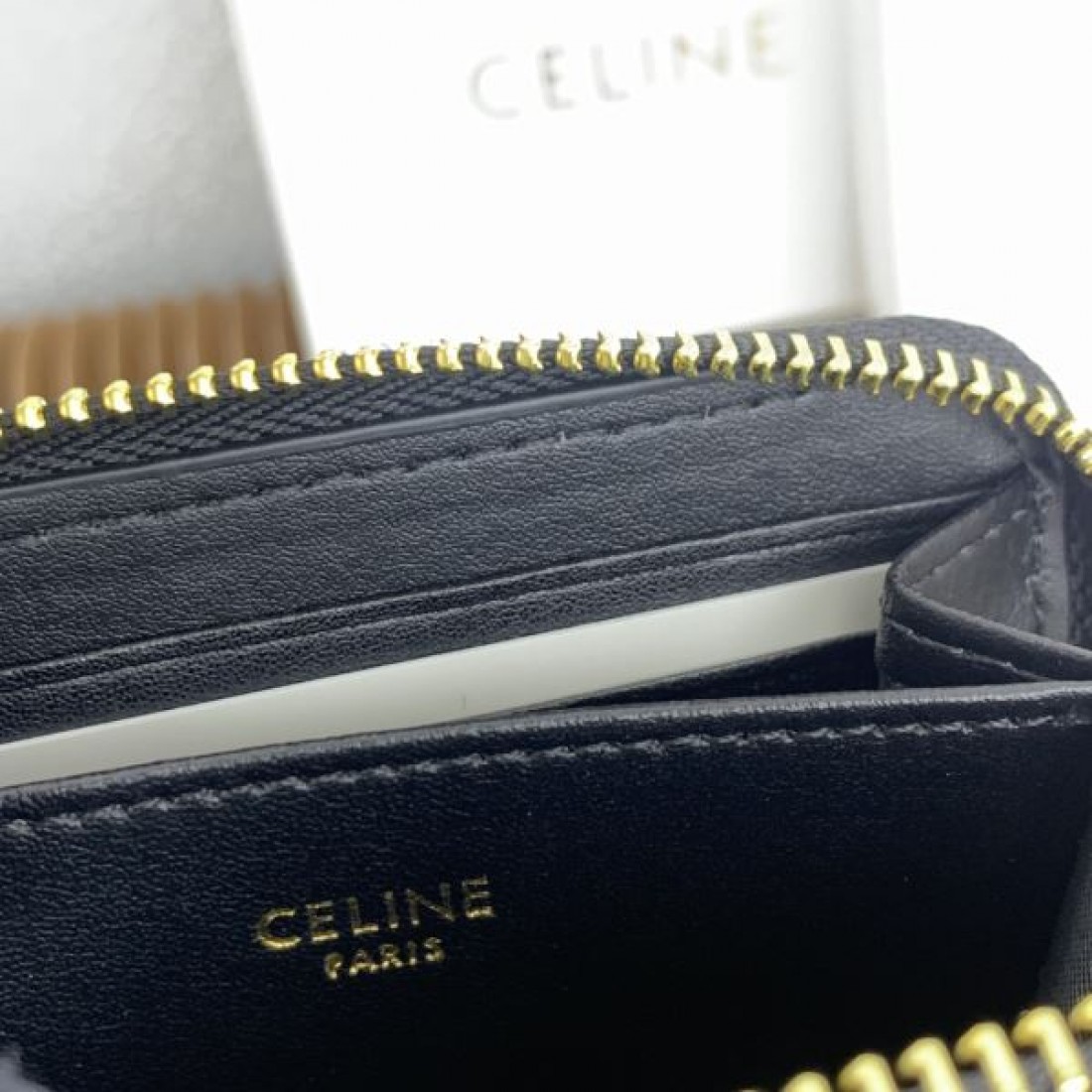 軽やか 上質 CELINE セリーヌ コピー カードケース 柔らかい スマート