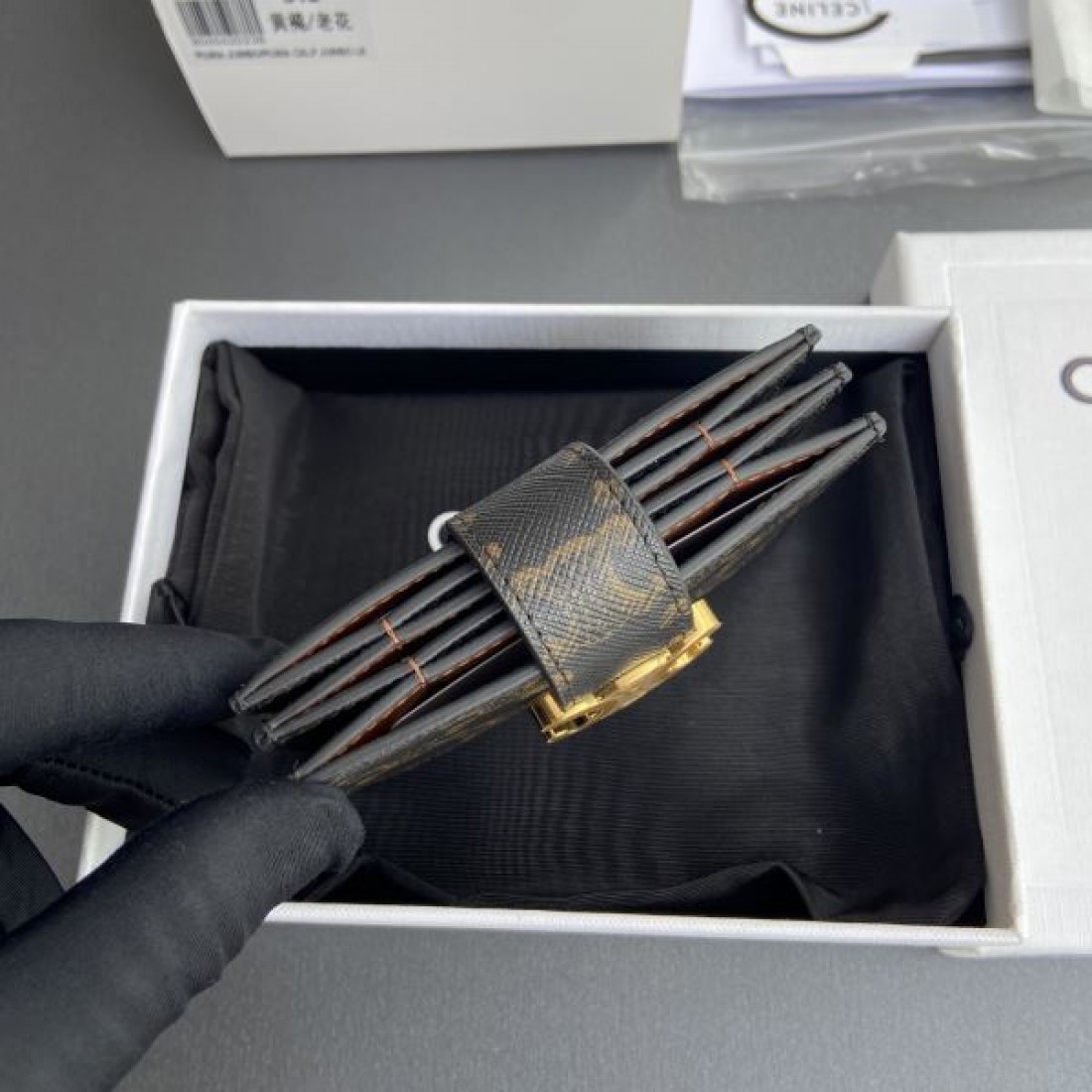 クラシック 高級 CELINE セリーヌ コピー カードケース 上品 落ち着き