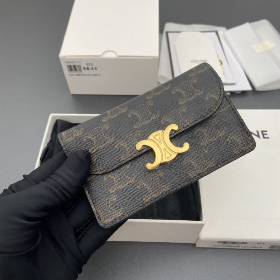 上品 洗練 CELINE セリーヌ コピー カードケース 高級感 エレガント