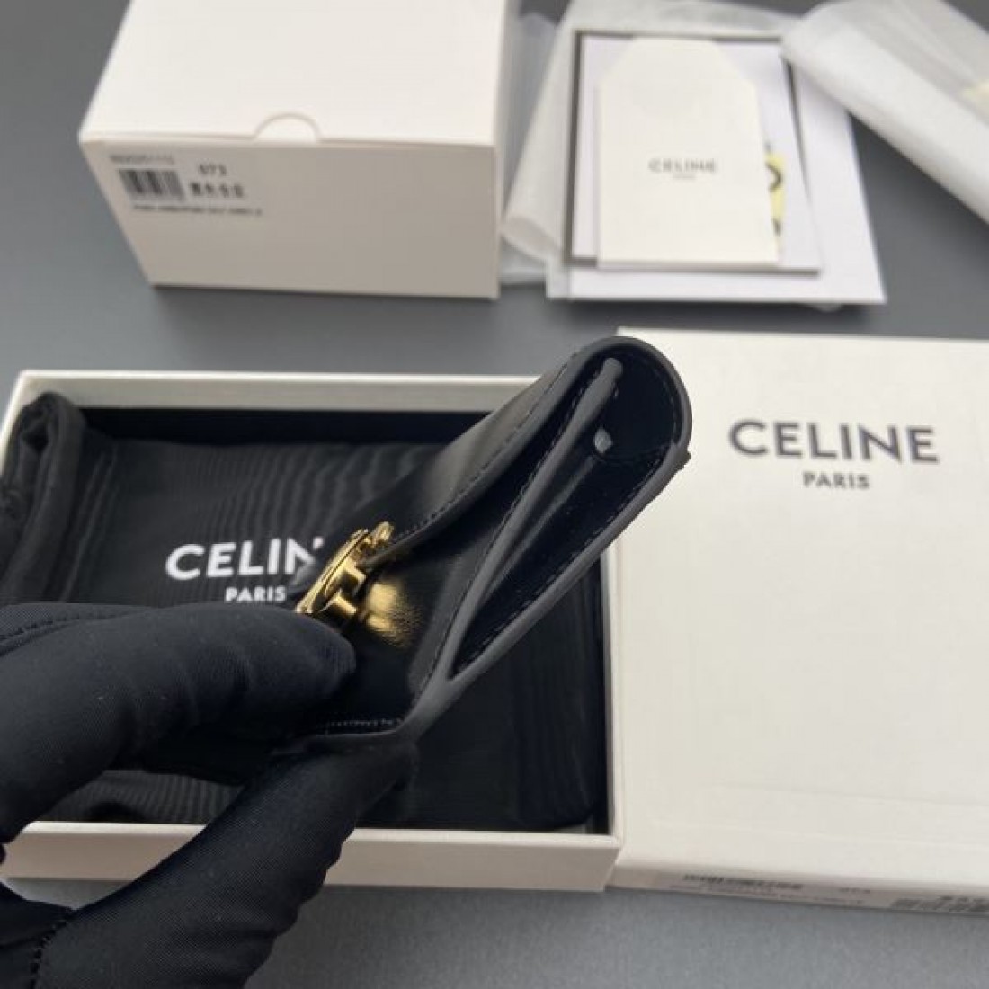 スタイリッシュ 上質 CELINE セリーヌ コピー カードケース 清潔感 シック