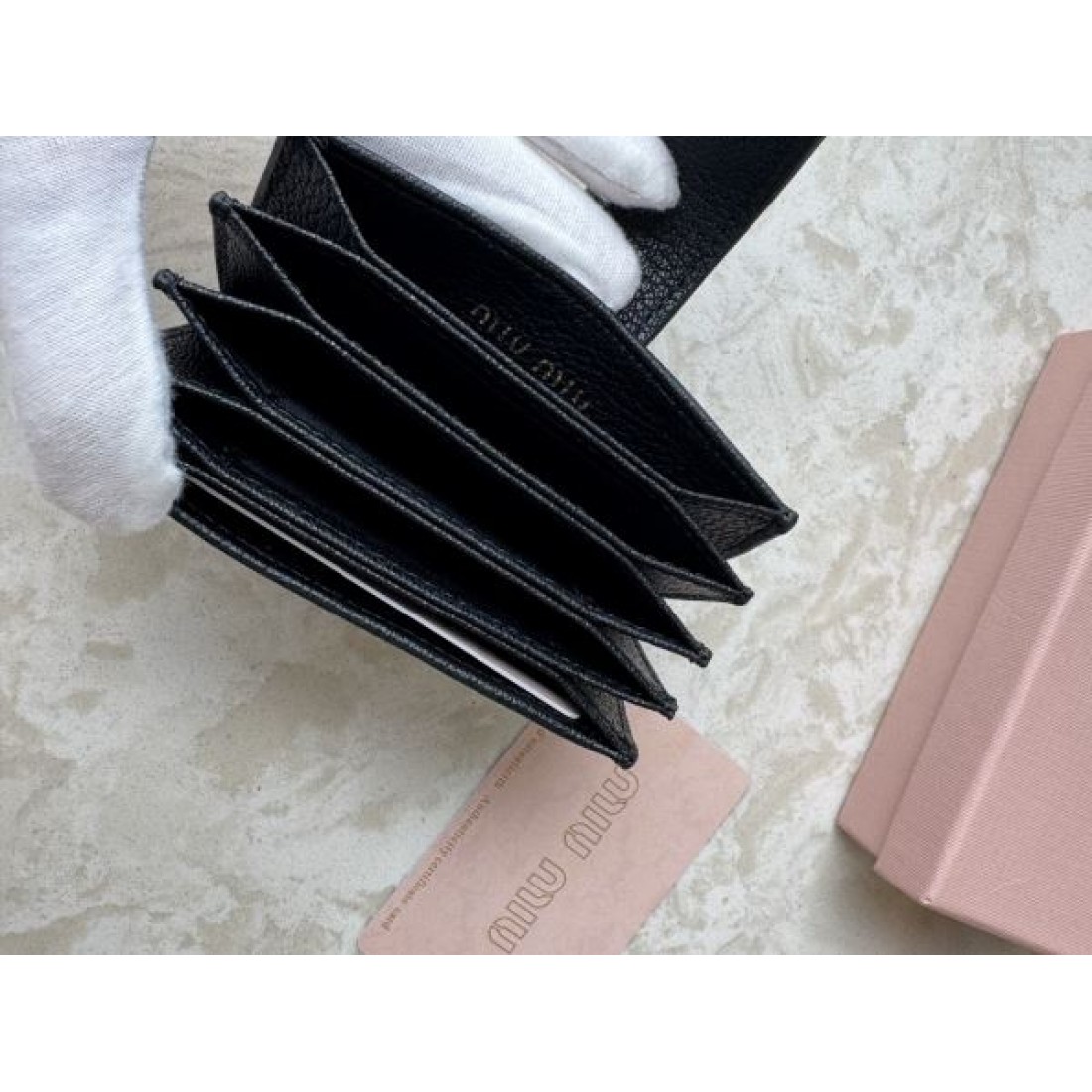 華やか 洗練 MIU MIU ミュウミュウ コピー カードケース エレガント 上品