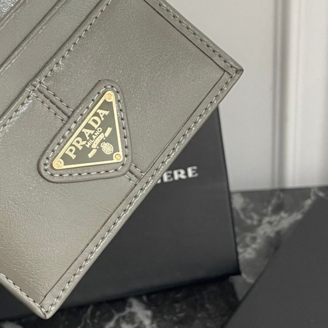 クラシック 高級 PRADA プラダ コピー カードケース 上質 エレガント