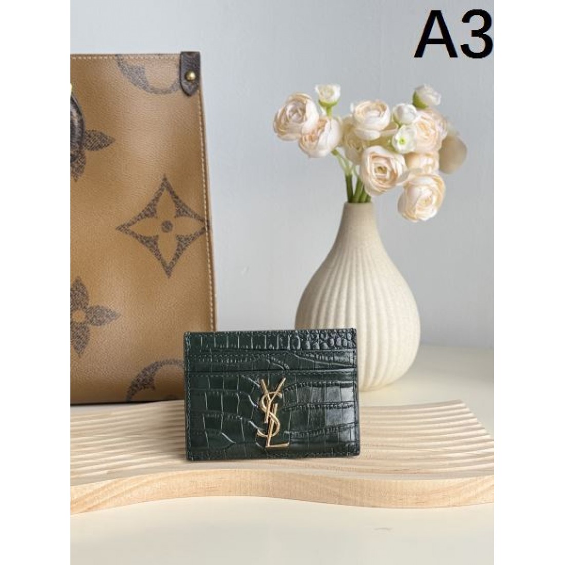 上品 エレガント YSL イヴ サンローラン コピー カードケース 高級感 洗練
