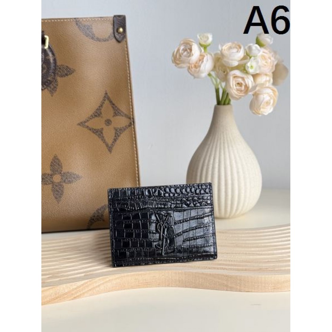 上品 エレガント YSL イヴ サンローラン コピー カードケース 高級感 洗練