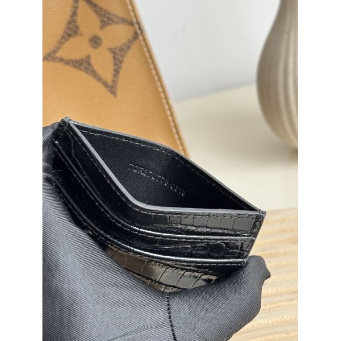 上品 エレガント YSL イヴ サンローラン コピー カードケース 高級感 洗練