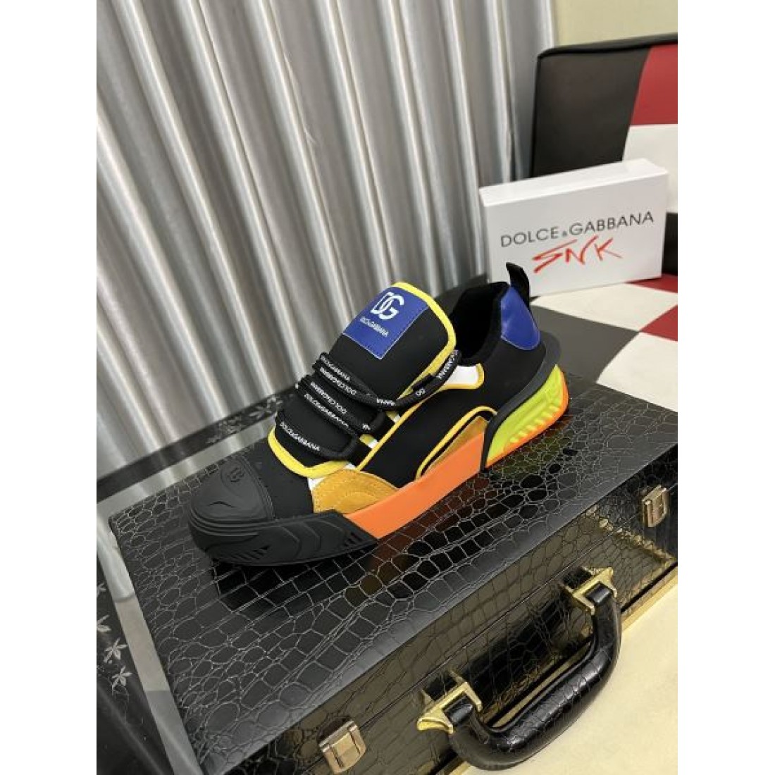 DOLCE&GABBANA ドルチェ＆ガッバーナ コピー カジュアルシューズ 派手 おしゃれ 主役級