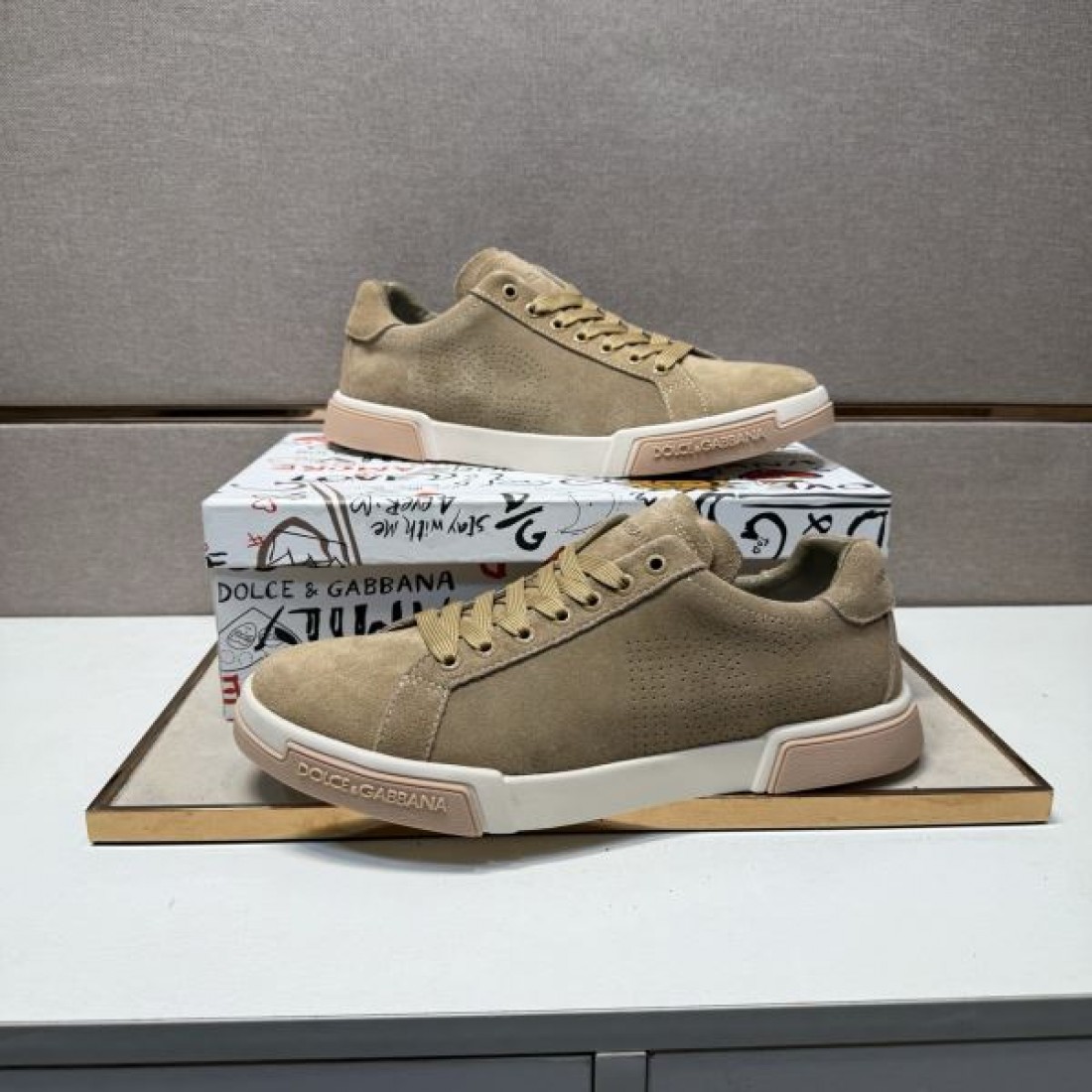 華やか セクシー 個性派 DOLCE&GABBANA ドルチェ＆ガッバーナ コピー カジュアルシューズ