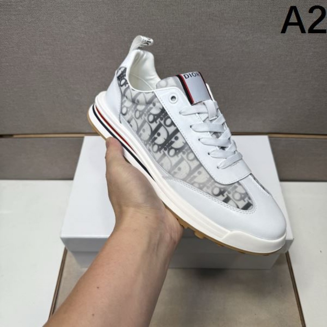 端正 エレガンス 格調 DIOR ディオール コピー カジュアルシューズ 品格