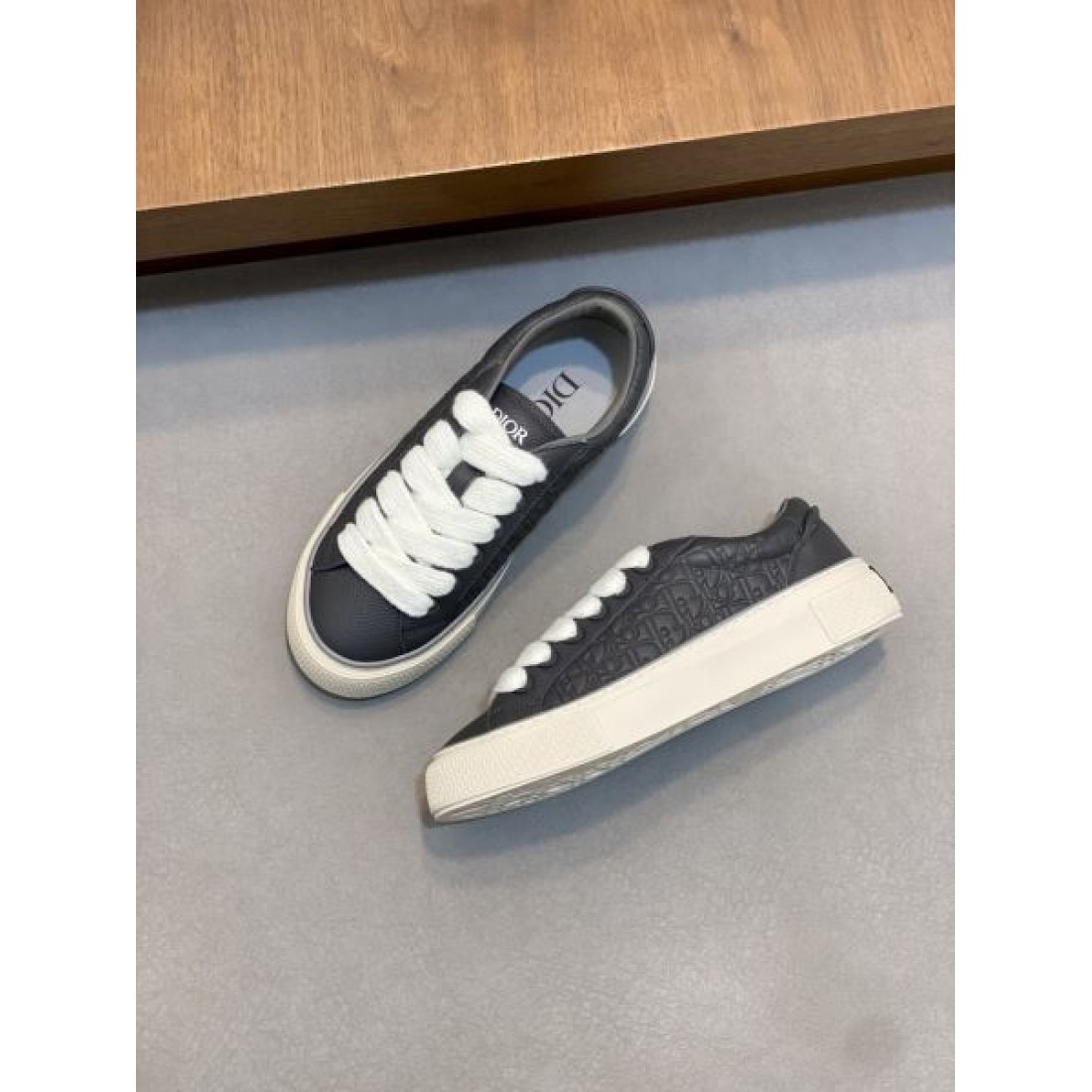  エレガント 上品 洗練 DIOR ディオール コピー カジュアルシューズ きれいめ