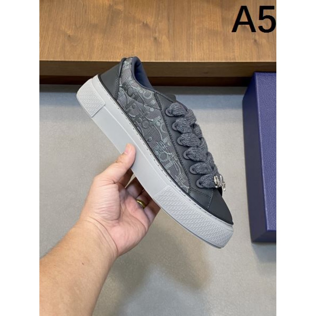 繊細 デザイン性 高級 DIOR ディオール コピー カジュアルシューズ 完成度 上質 