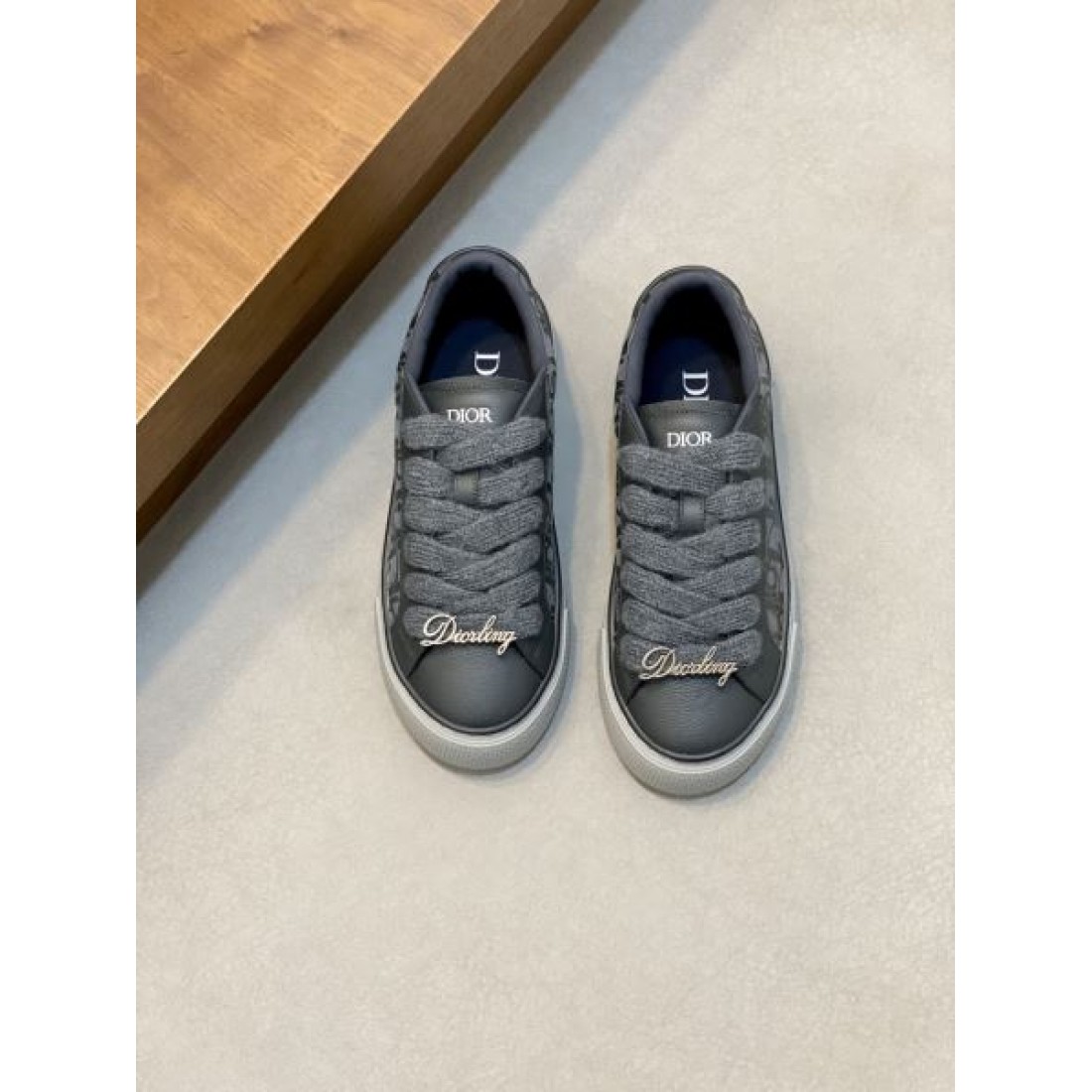 繊細 デザイン性 高級 DIOR ディオール コピー カジュアルシューズ 完成度 上質 