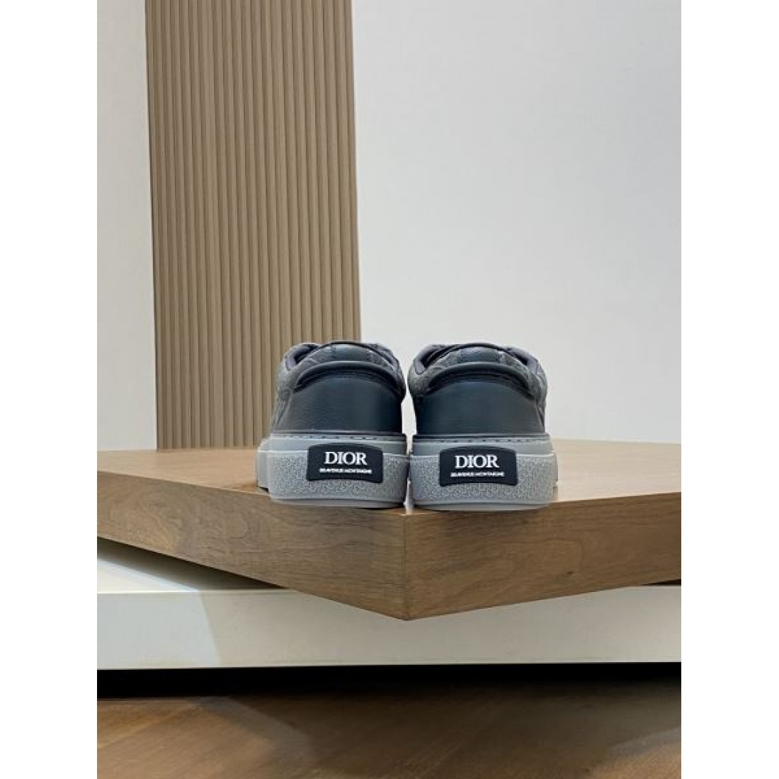 繊細 デザイン性 高級 DIOR ディオール コピー カジュアルシューズ 完成度 上質 