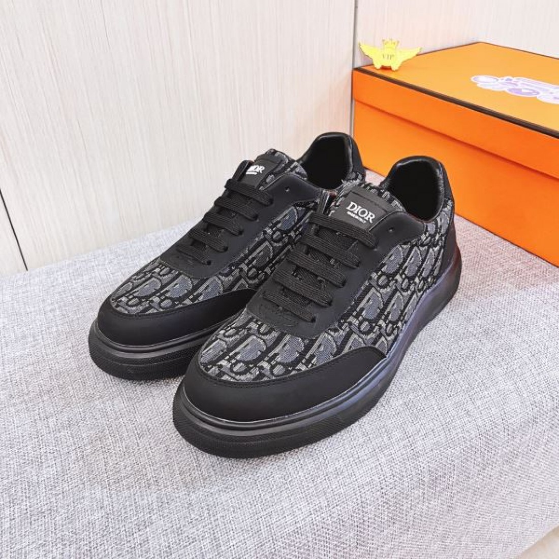 上品 モード感 洗練度 DIOR ディオール コピー カジュアルシューズ 存在感 おしゃれ