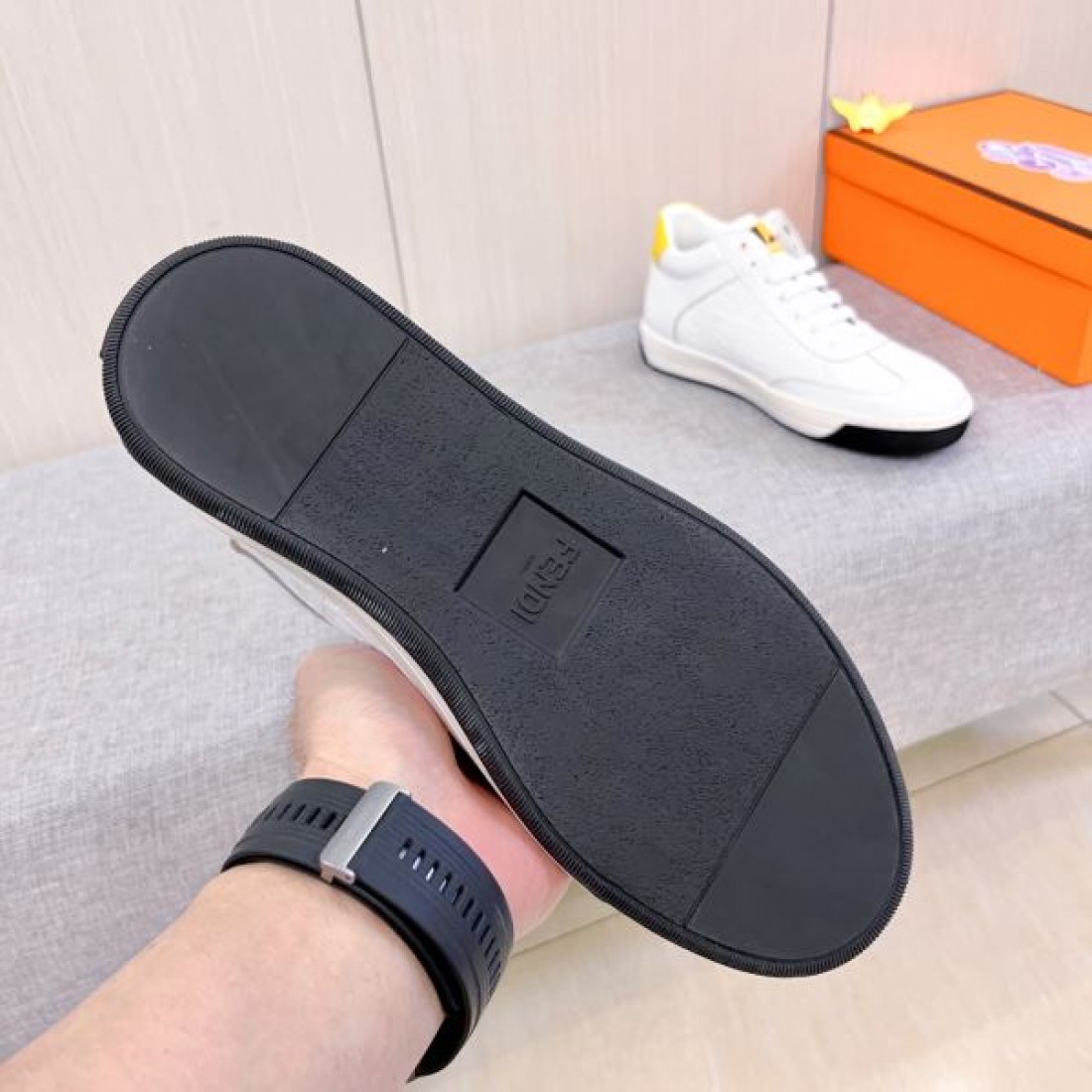 洗練 シンプル 高級 FENDI フェンディ コピー カジュアルシューズ 万能 きれいめ