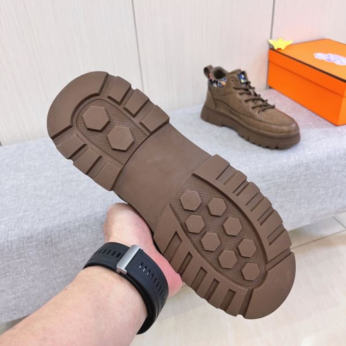 ラグジュアリー クール 格調 FENDI フェンディ コピー カジュアルシューズ 