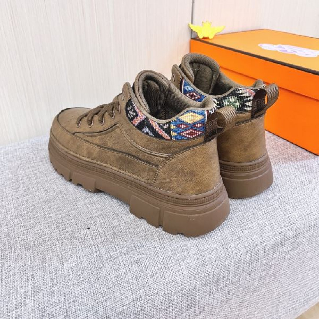 ラグジュアリー クール 格調 FENDI フェンディ コピー カジュアルシューズ 