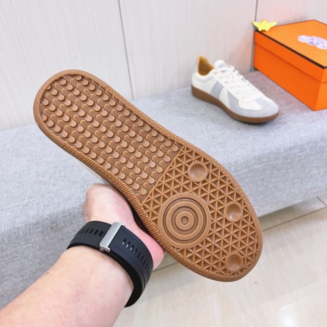 モダン 都会的 上質 FENDI フェンディ コピー カジュアルシューズ スタイリッシュ