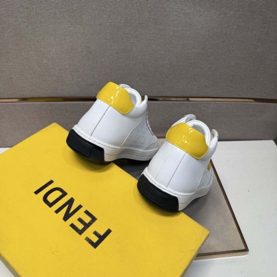 高級感 上品 洗練 FENDI フェンディ コピー カジュアルシューズ 定番 おしゃれ