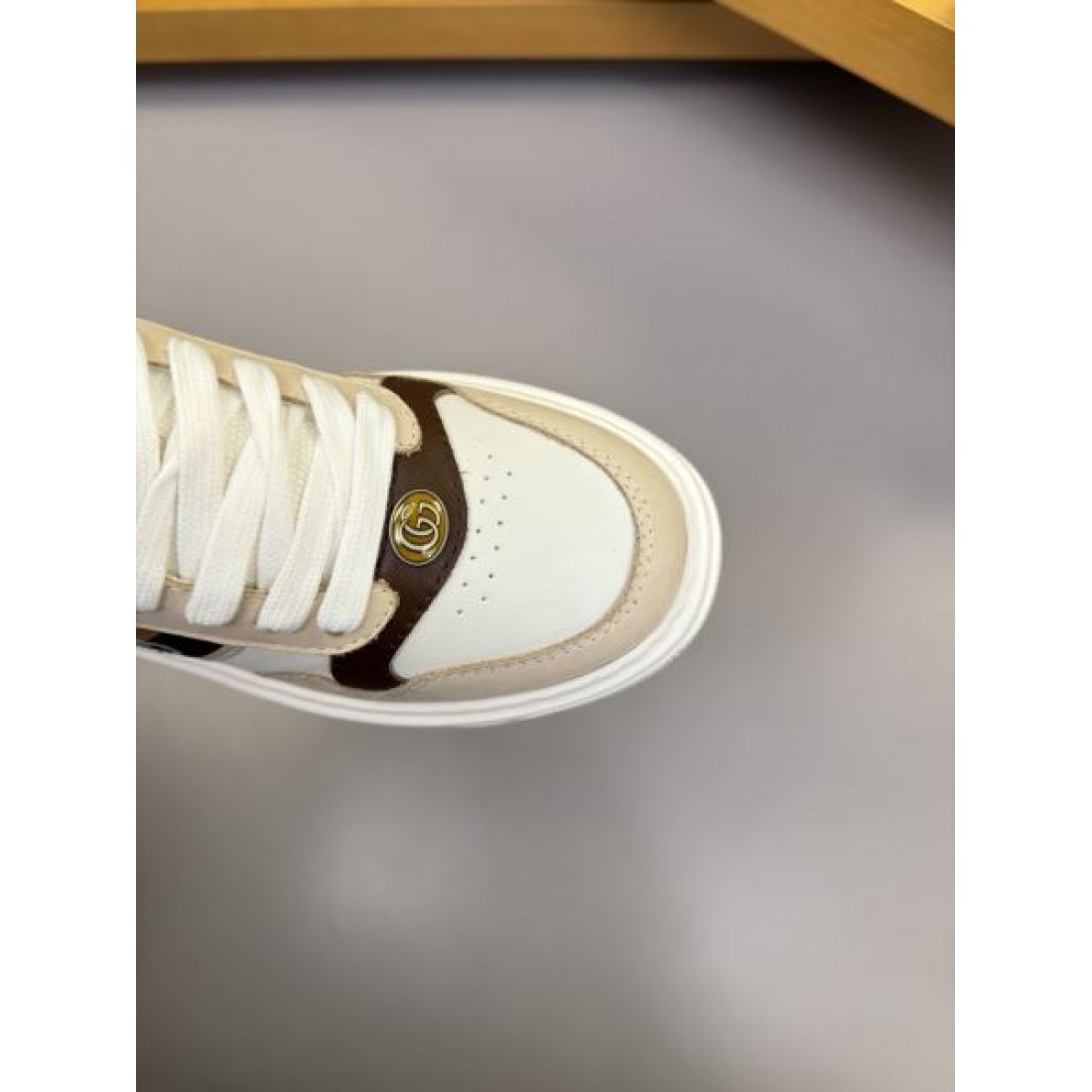 モダン 上質 GUCCI グッチ スーパーコピー カジュアルシューズ 洗練 都会的