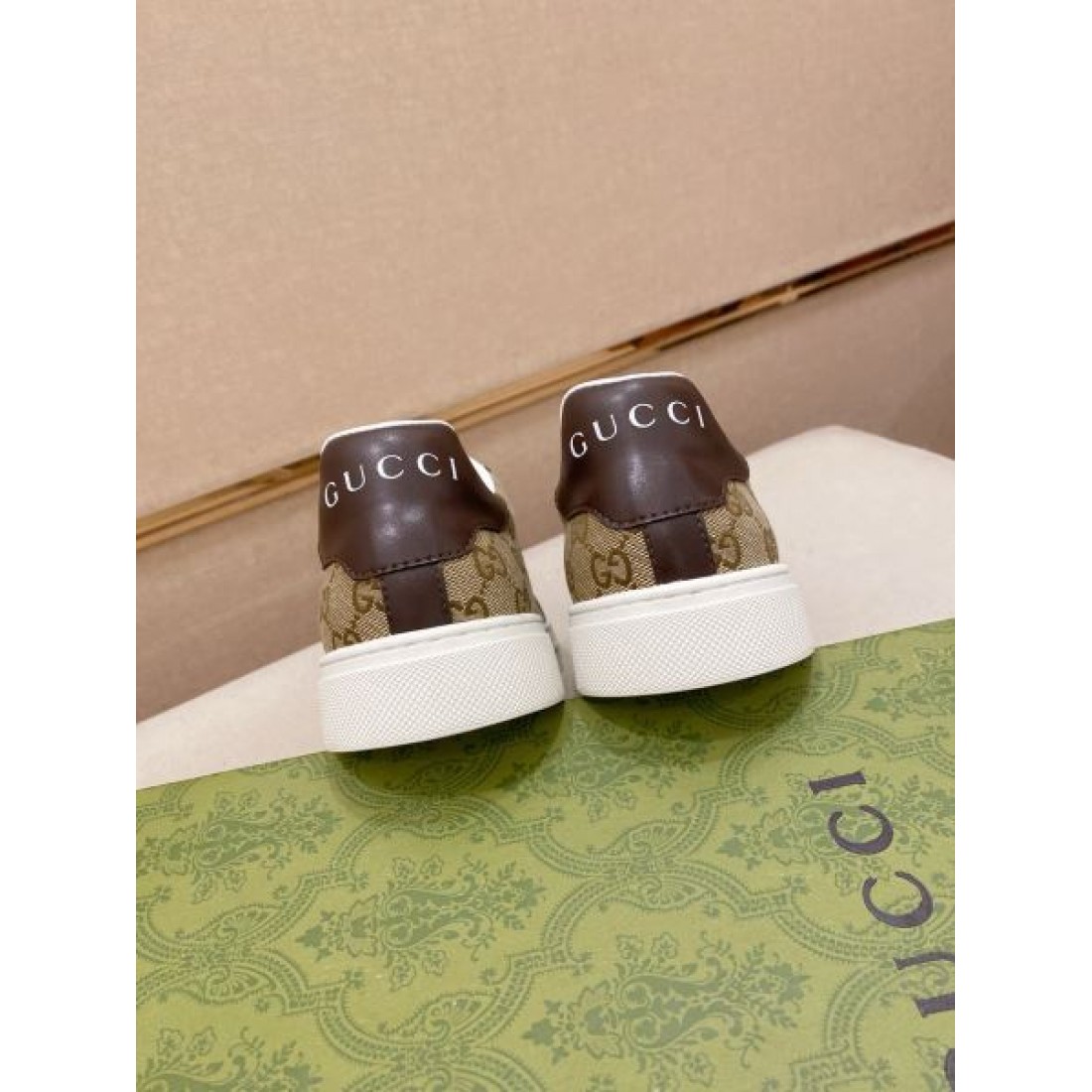 エレガント 上質 GUCCI グッチ スーパーコピー カジュアルシューズ 大人向け 洗練