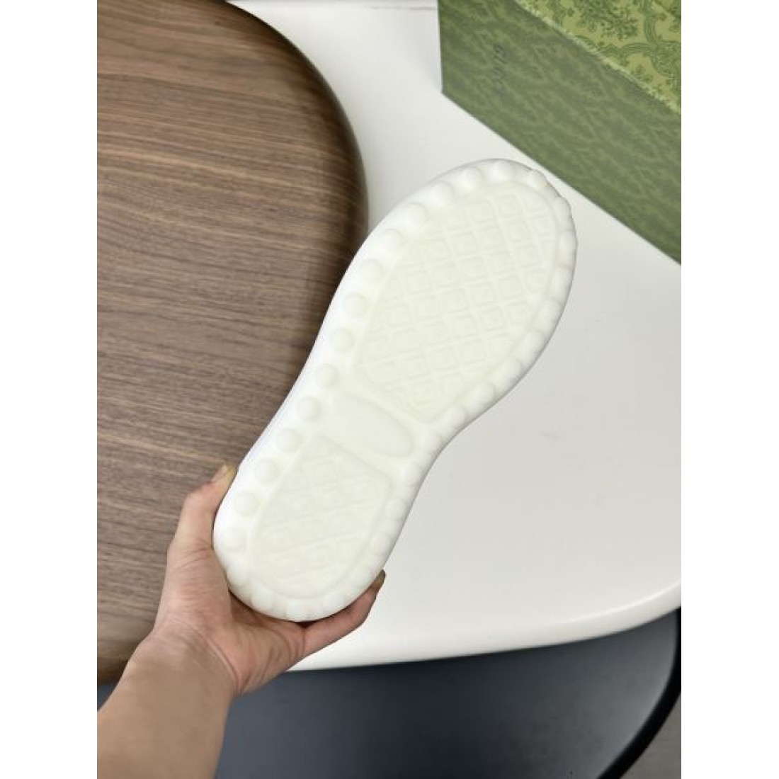 ラグジュアリー 王道 GUCCI グッチ スーパーコピー カジュアルシューズ 上品 人気