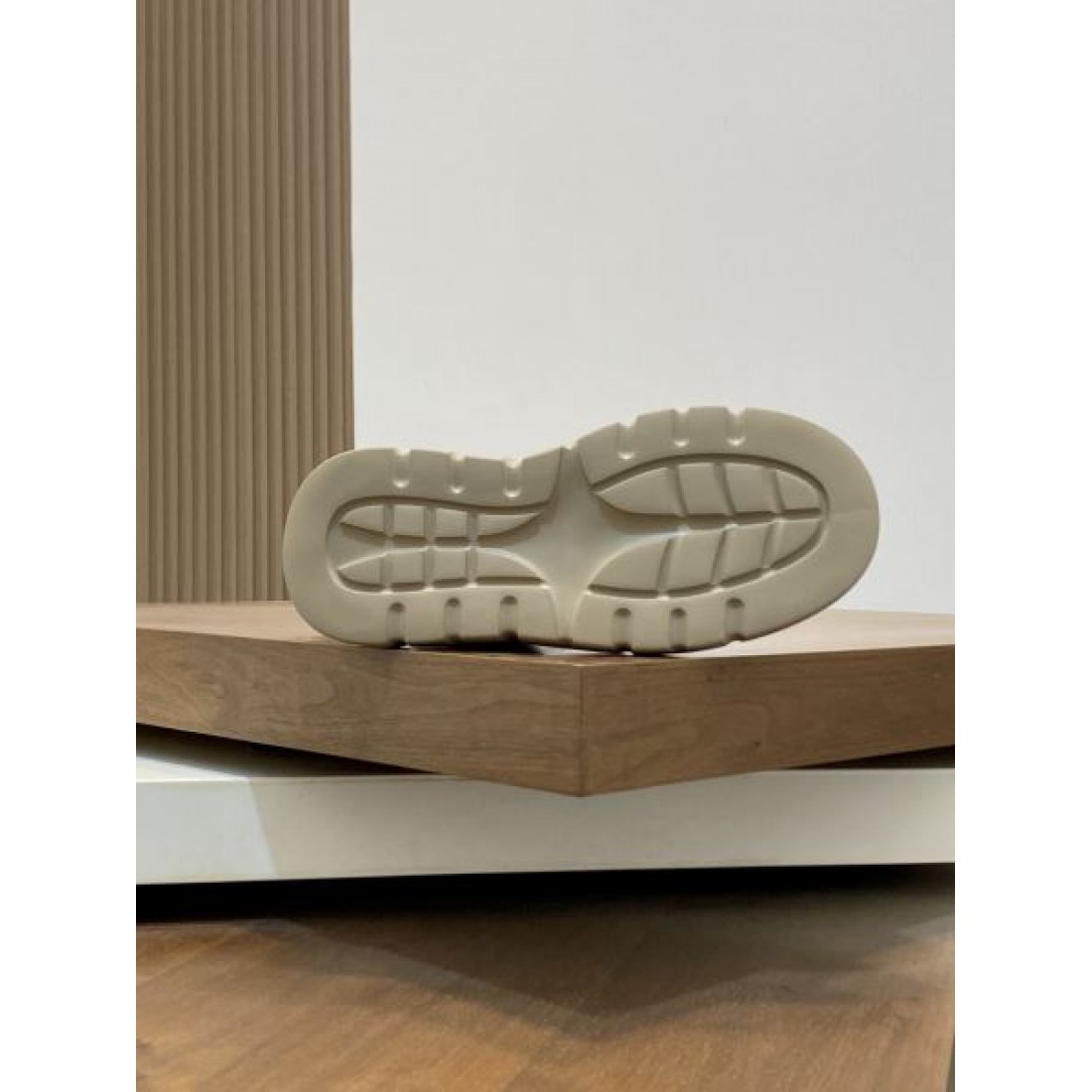 モダン 洗練 GIVENCHY ジバンシィ スーパーコピー カジュアルシューズ 都会的 上品