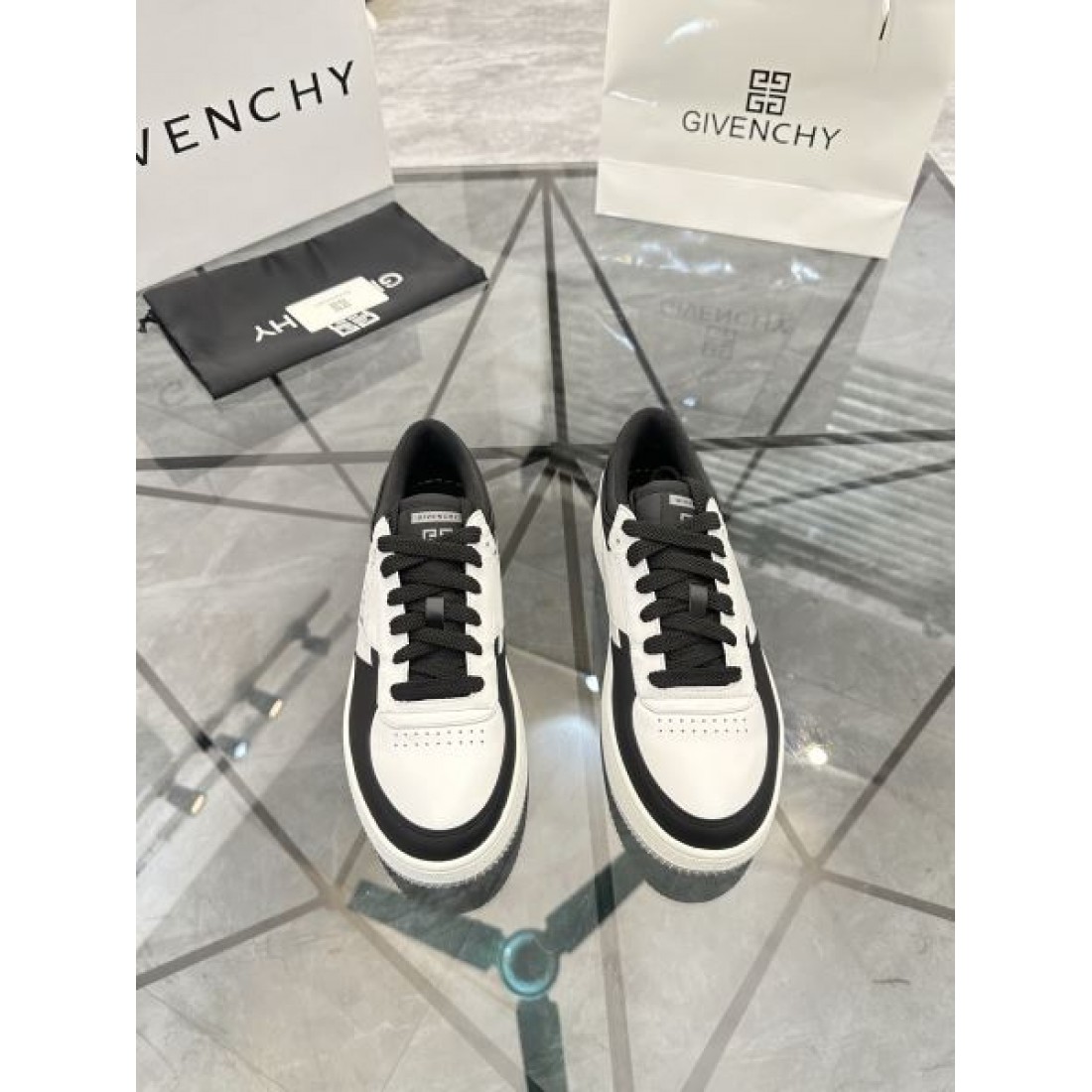 クール 上質 GIVENCHY ジバンシィ コピー カジュアルシューズ シャープ 印象的
