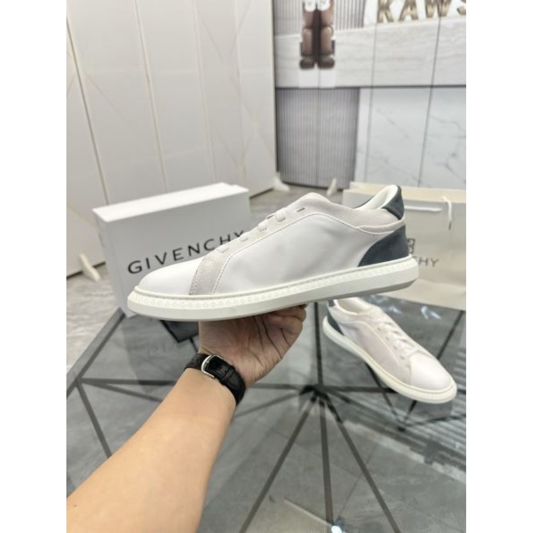 モダン スタイリッシュ GIVENCHY ジバンシィ コピー カジュアルシューズ 都会的 洗練