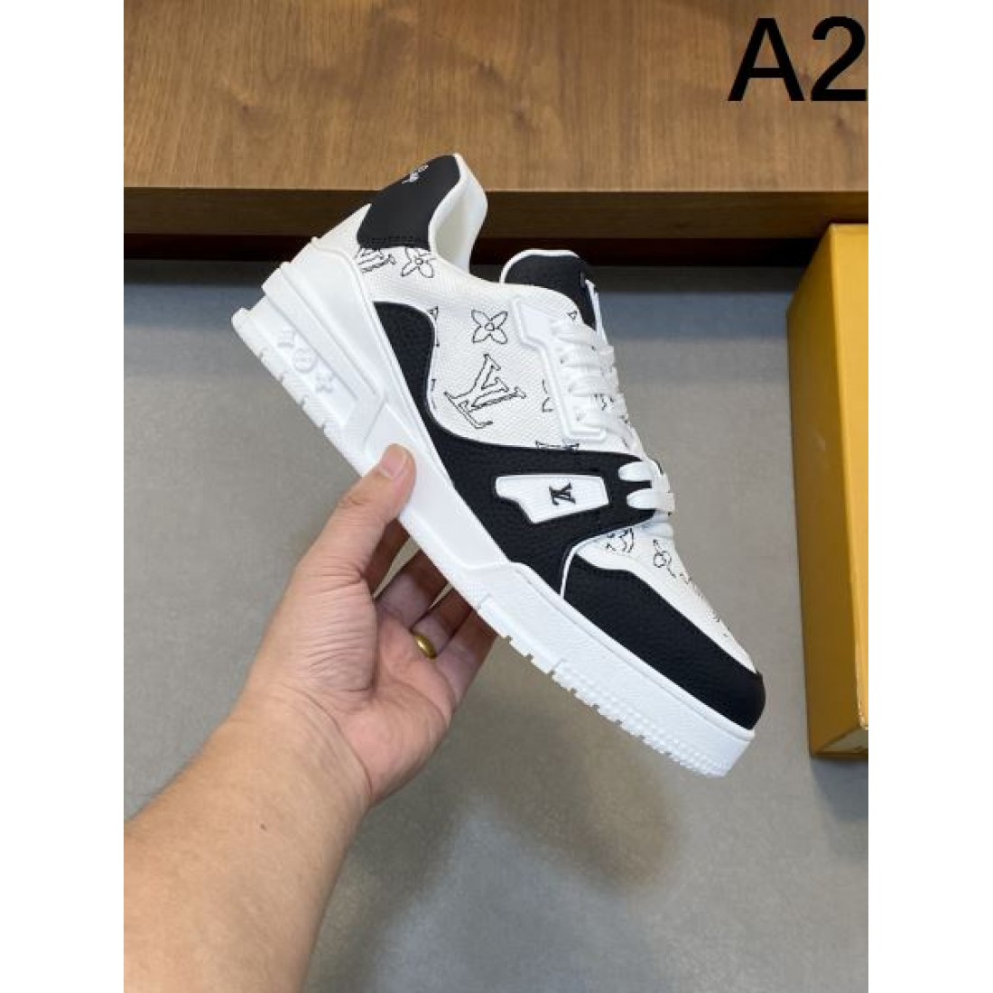 クラシック 高級感 LOUIS VUITTON ルイヴィトン コピー カジュアルシューズ 気品 