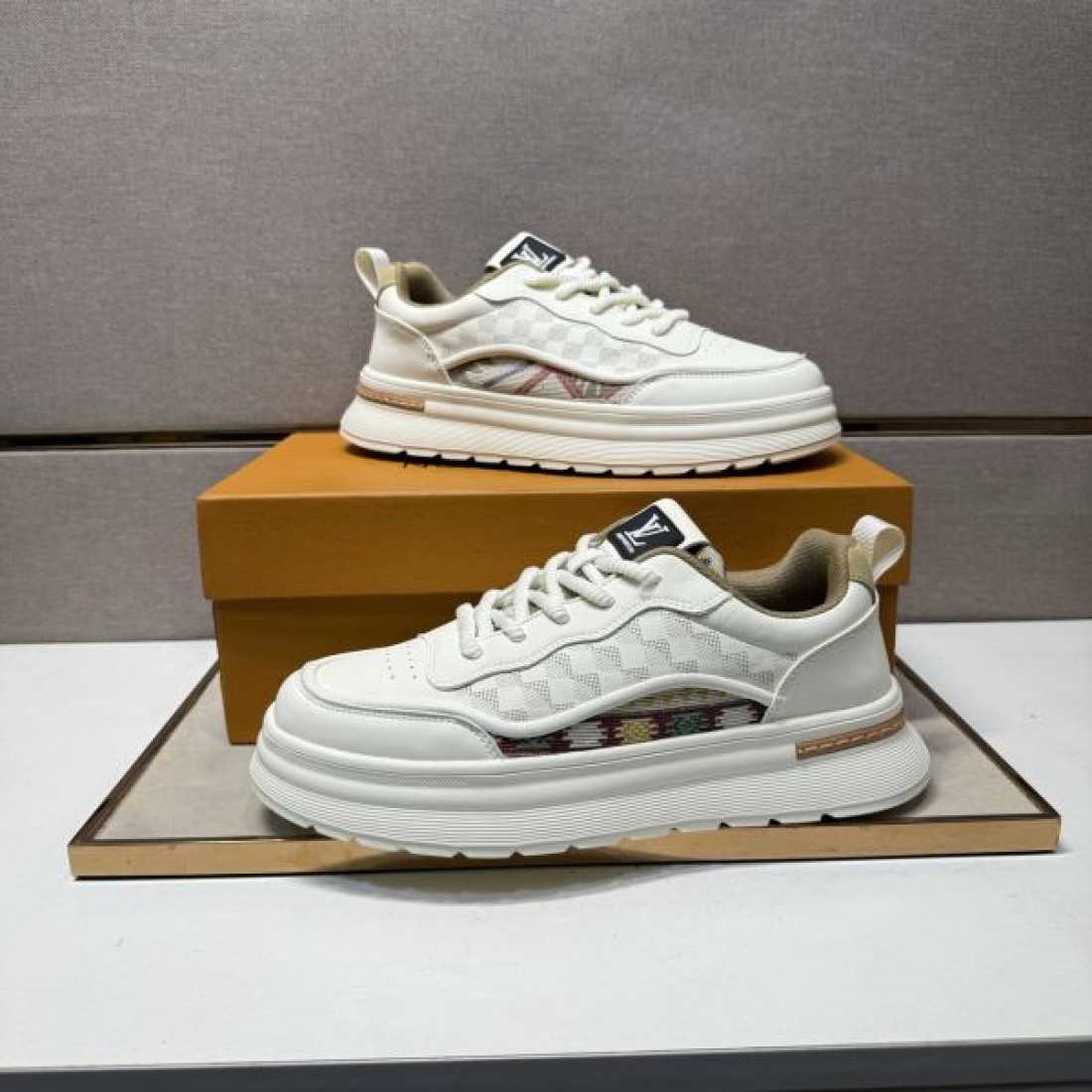 シンプル 上質 LOUIS VUITTON ルイヴィトン コピー カジュアルシューズ 落ち着き