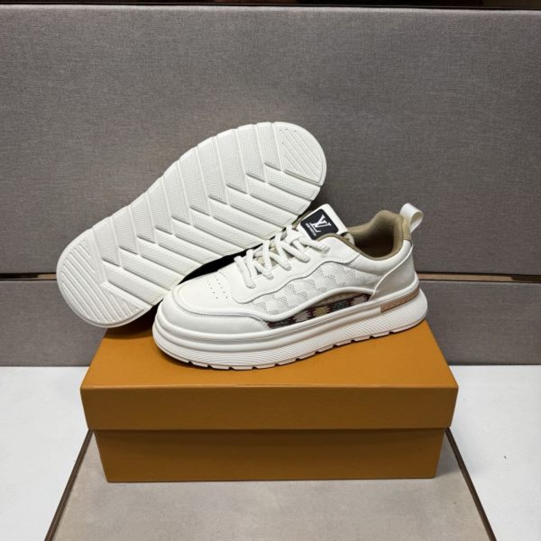 シンプル 上質 LOUIS VUITTON ルイヴィトン コピー カジュアルシューズ 落ち着き