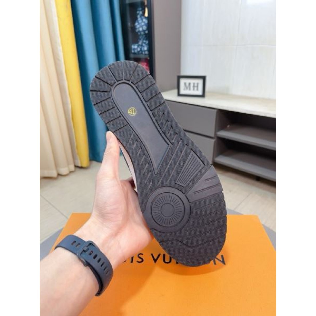 上質 高級感 LOUIS VUITTON ルイヴィトン コピー カジュアルシューズ 洗練 定番