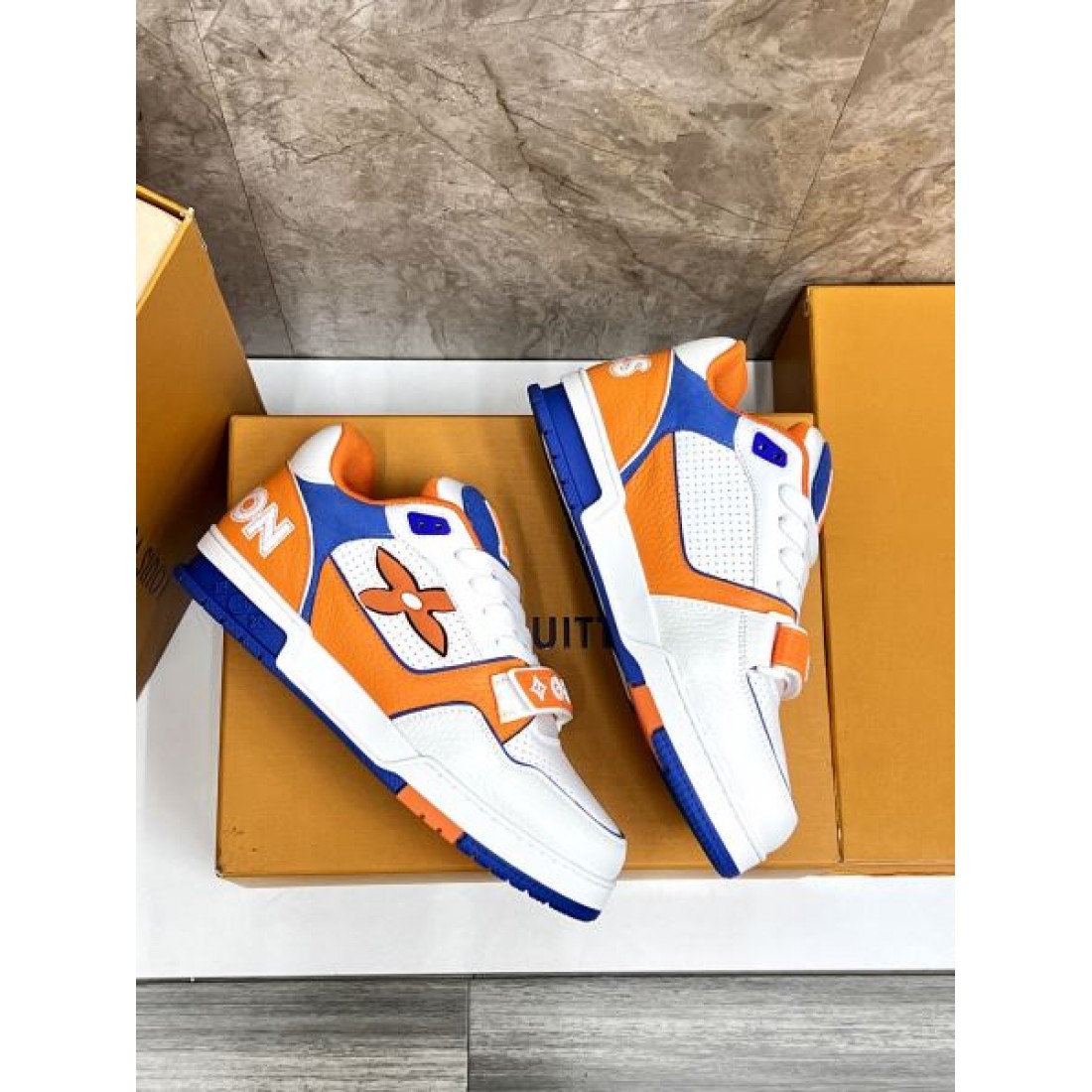 上質 エレガント LOUIS VUITTON ルイヴィトン コピー カジュアルシューズ 大人向け 定評