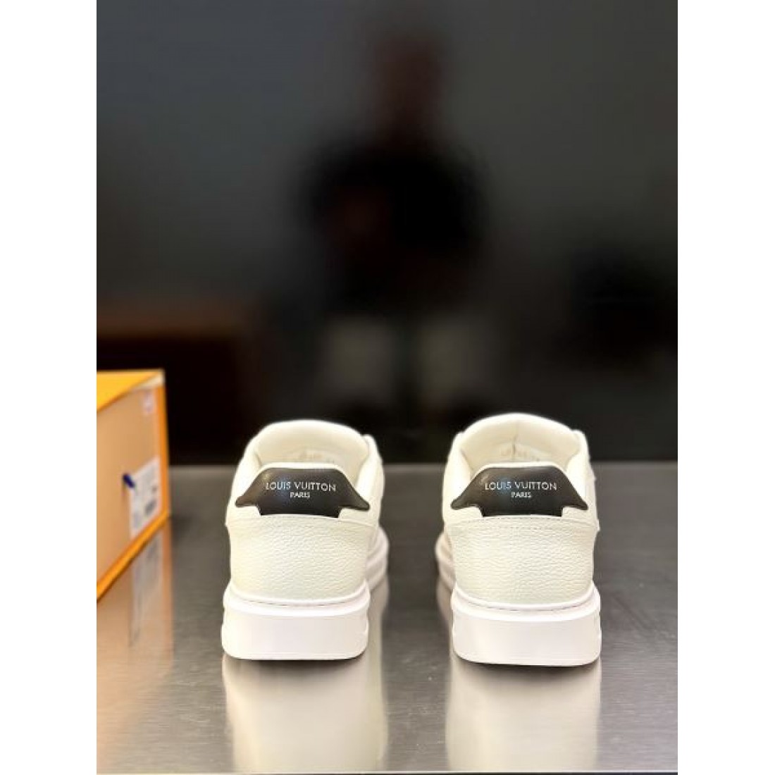 王道 ラグジュアリー LOUIS VUITTON ルイヴィトン コピー カジュアルシューズ 安定感 人気