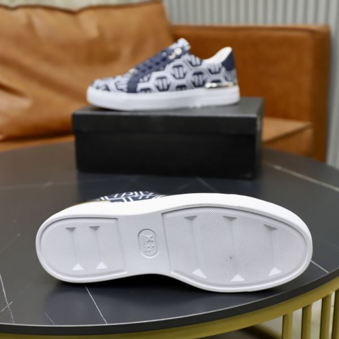 重厚感 モダン PHILIPP PLEIN フィリッププレイン コピー カジュアルシューズ クラス感 強調