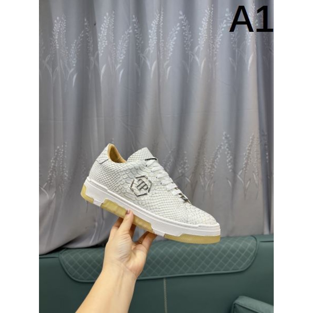 ワイルド 上質 PHILIPP PLEIN フィリッププレイン コピー カジュアルシューズ 迫力 印象的