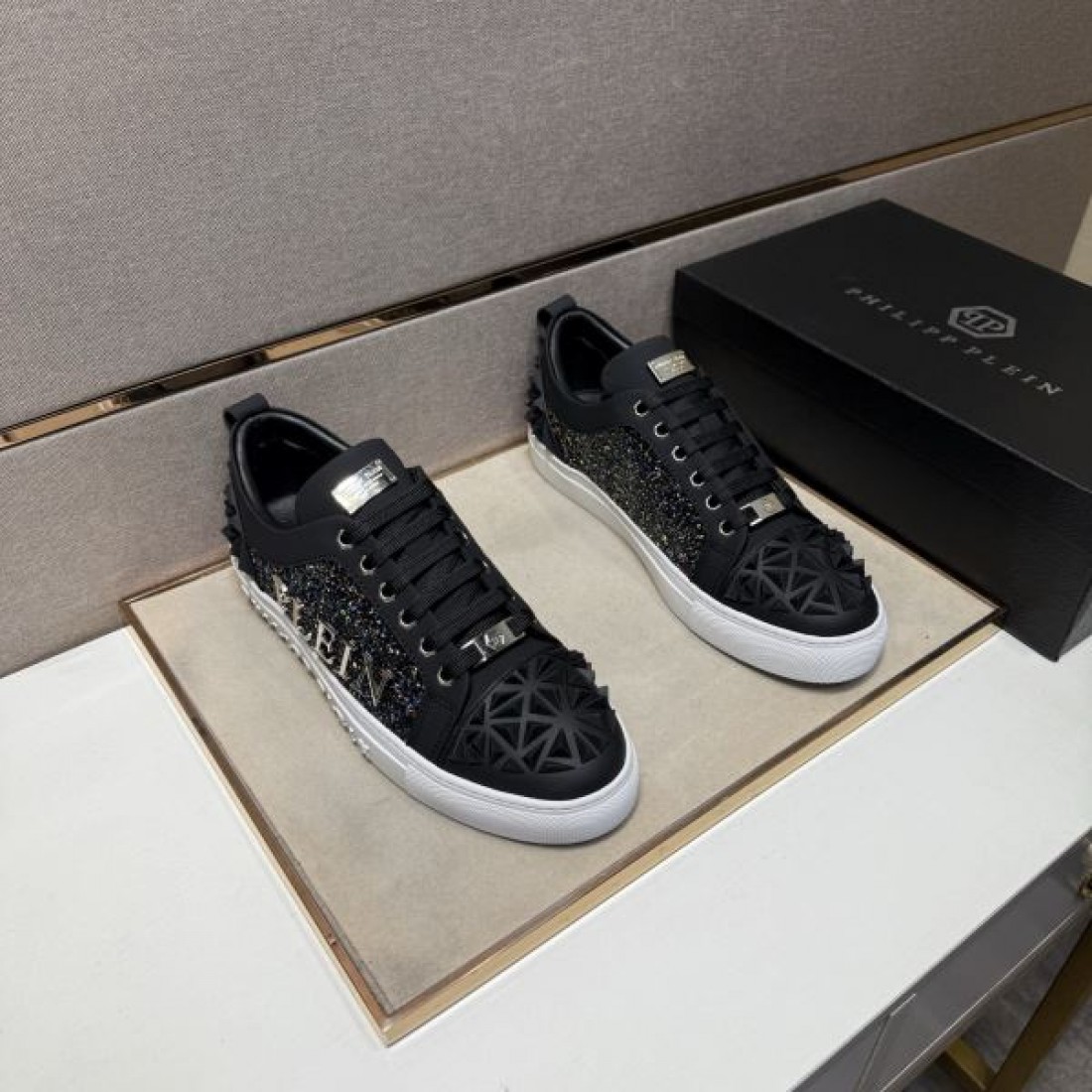 モダン 重厚 PHILIPP PLEIN フィリッププレイン コピー カジュアルシューズ クール 都会的