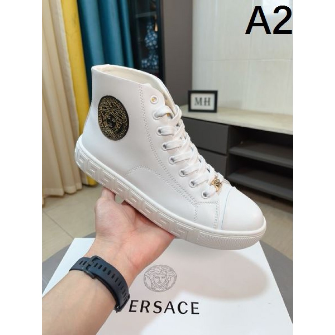 スタイリッシュ 高品質 VERSACE ヴェルサーチェ コピー カジュアルシューズ 洗練
