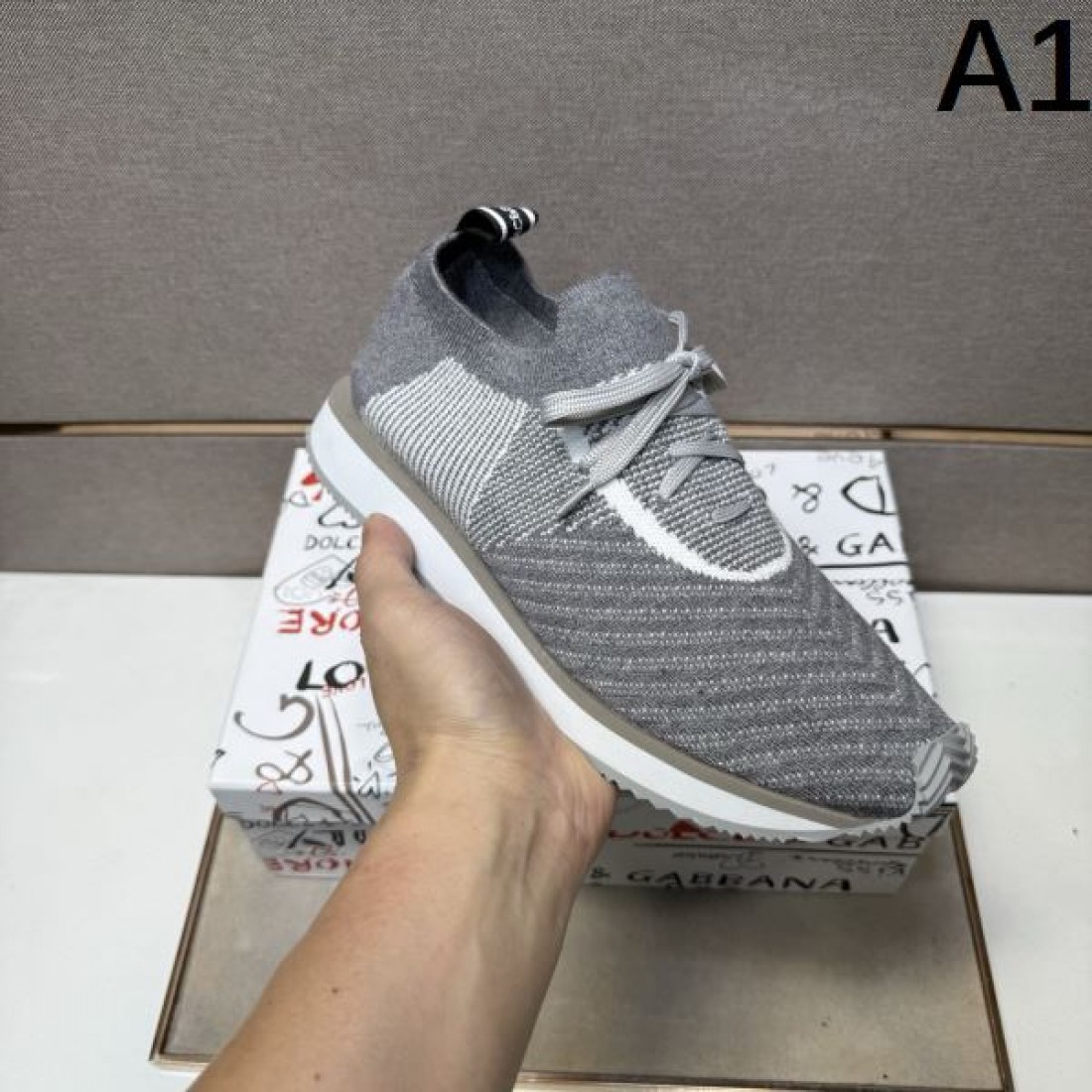 ラグジュアリー 高級感 DOLCE＆GABBANA ドルチェ＆ガッバーナ コピースニーカー