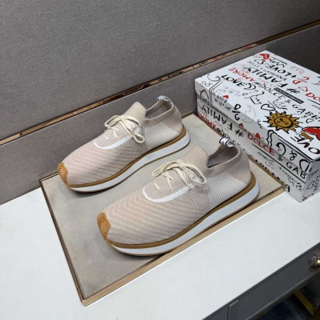  ラグジュアリー 高級感 DOLCE＆GABBANA ドルチェ＆ガッバーナ コピースニーカー 